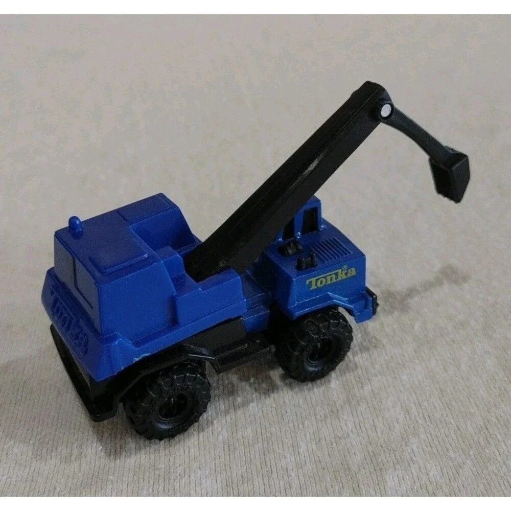 Vintage Tonka 1992 Blue Construction Tractor Truck Die Cast Model Plastic Metal